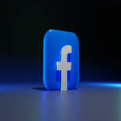 FB老账号 - 2023年注册，英文名字，好友200-500+ - 已添加头像和封面